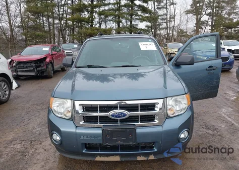 2011 Ford Escape Xlt z USA, uszkodzony, nr VIN 1FMCU9D72BKB71249
